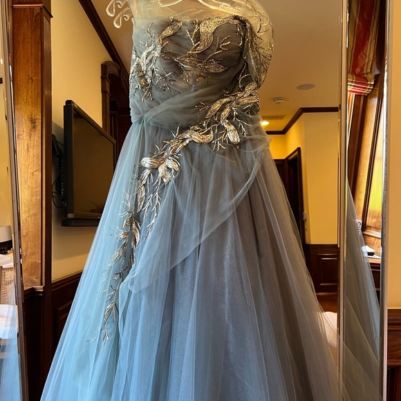 REEM ACRA RUNWAY Evening Gown- 2022 Classic Glamour Collection - Picture 8 of 13